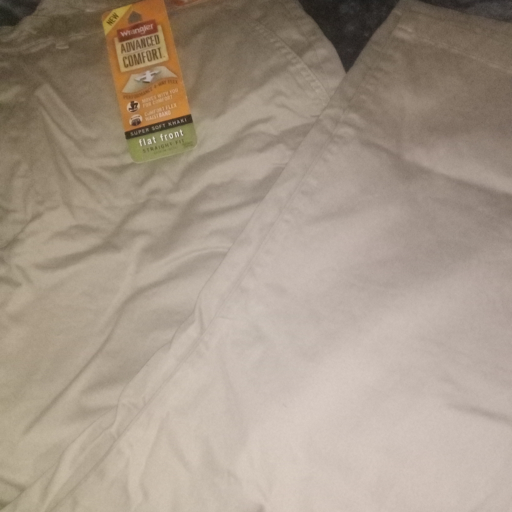 Wrangler Advanced Comfort Men’s Flat Front Khaki Pants - Light Cream